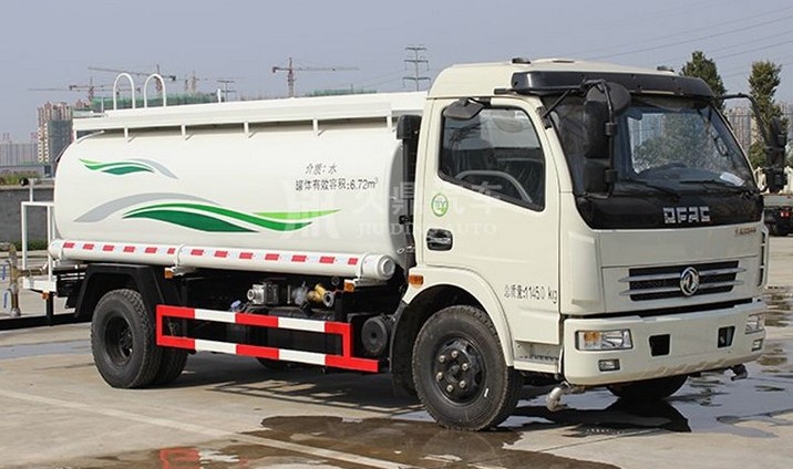 東風(fēng)多利卡D7 8噸灑水車(chē)圖片 東風(fēng)多利卡D7 8噸灑水車(chē)圖片