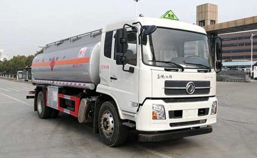 國(guó)六東風(fēng)天錦油罐車(chē)圖片 國(guó)六東風(fēng)天錦油罐車(chē)圖片