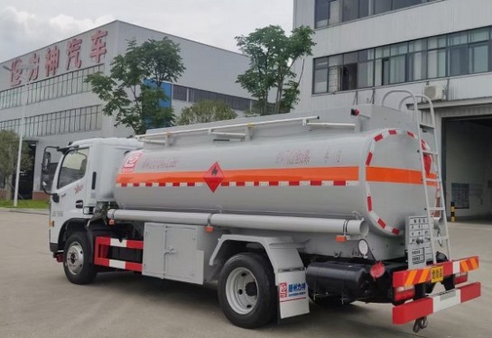國(guó)六東風(fēng)多利卡8噸加油車/運(yùn)油車圖片 國(guó)六東風(fēng)多利卡8噸加油車/運(yùn)油車圖片
